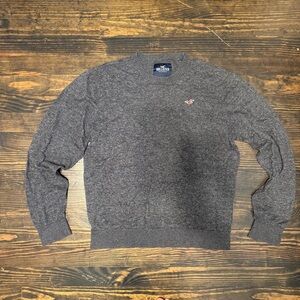 Hollister Men's Crewneck Sweater in Heather Charcoal